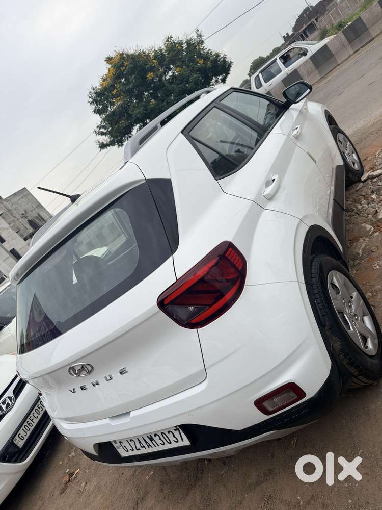 Hyundai Venue 1.2 S (o), 2020, Cng & Hybrids
