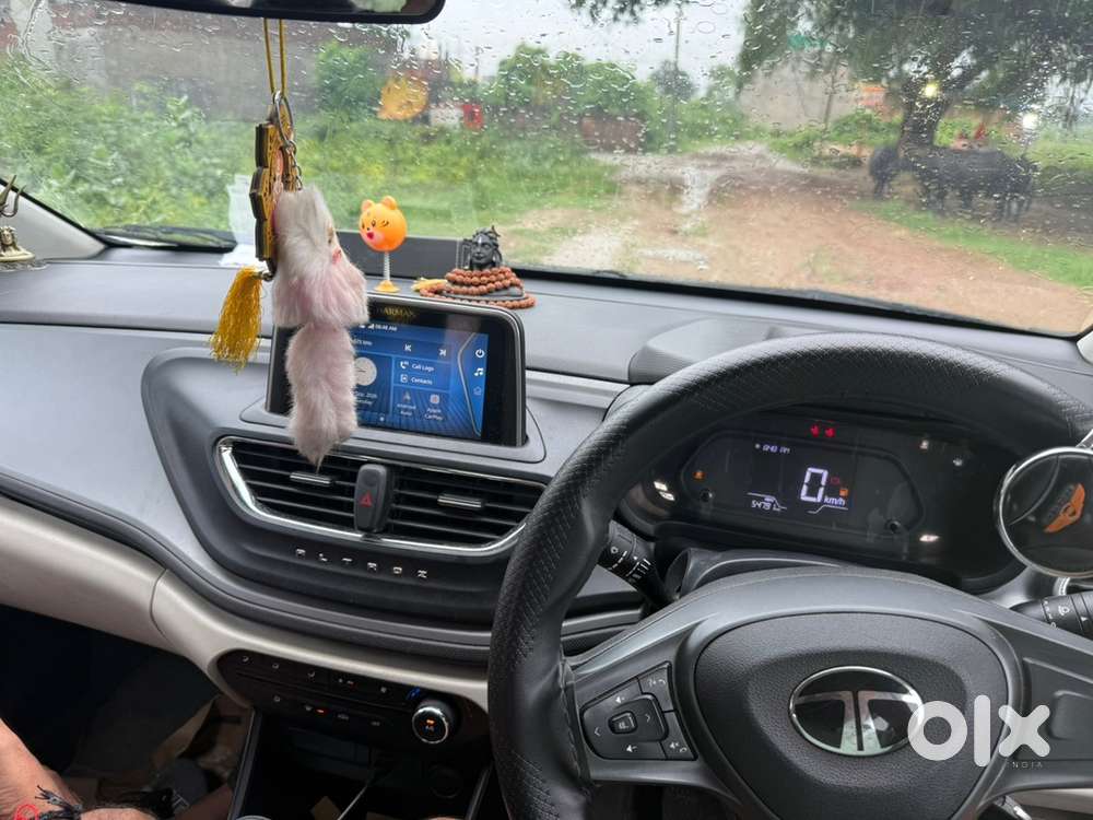 Tata Altroz 2025 Drives Comfortably