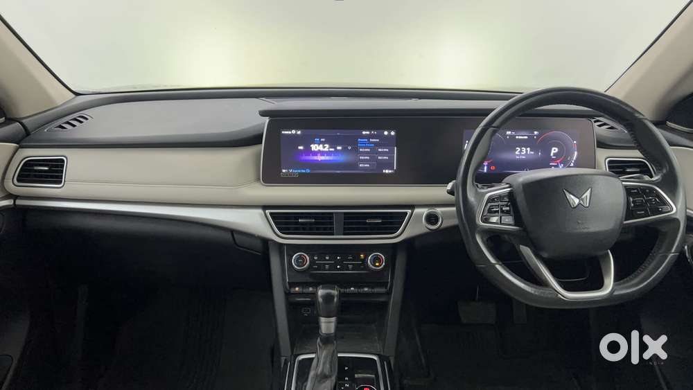 Mahindra Xuv700 2.0 Ax 7 Petrol At Luxury Pack Str, 2022, Petrol