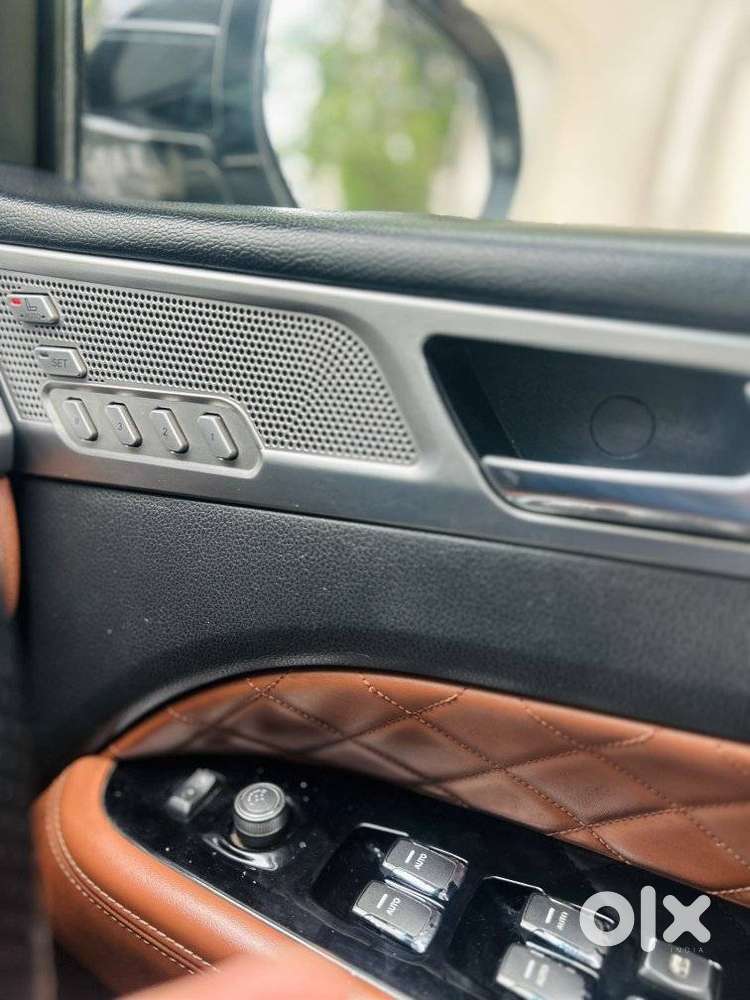 Mahindra Alturas G4 4wd At, 2019, Diesel