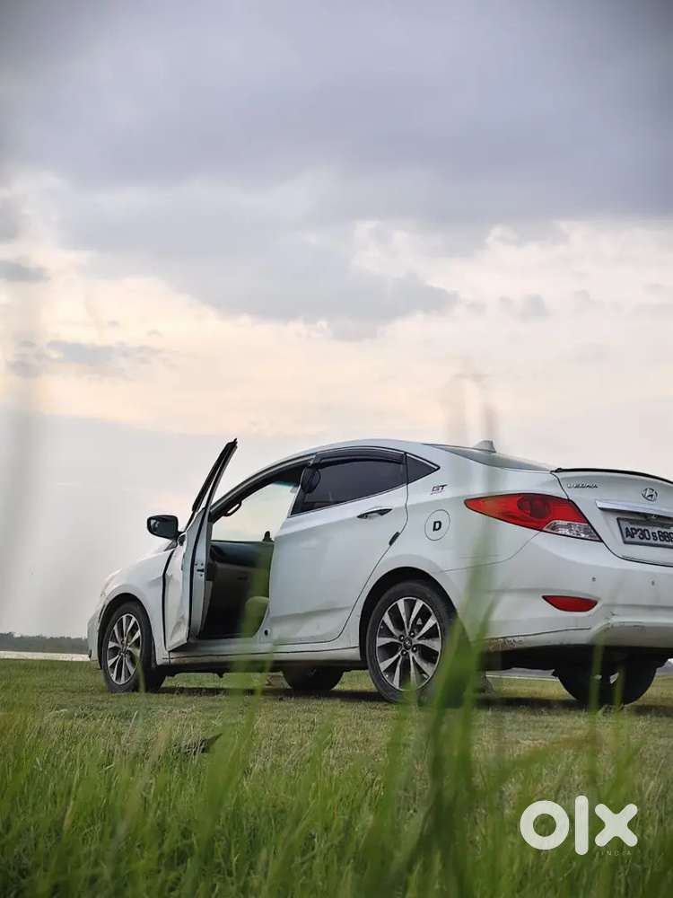 Hyundai Verna Diesel Manual 2014 Variant