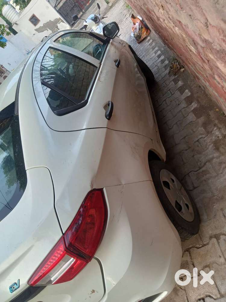 Middle Family Dream Luxury Electric Car