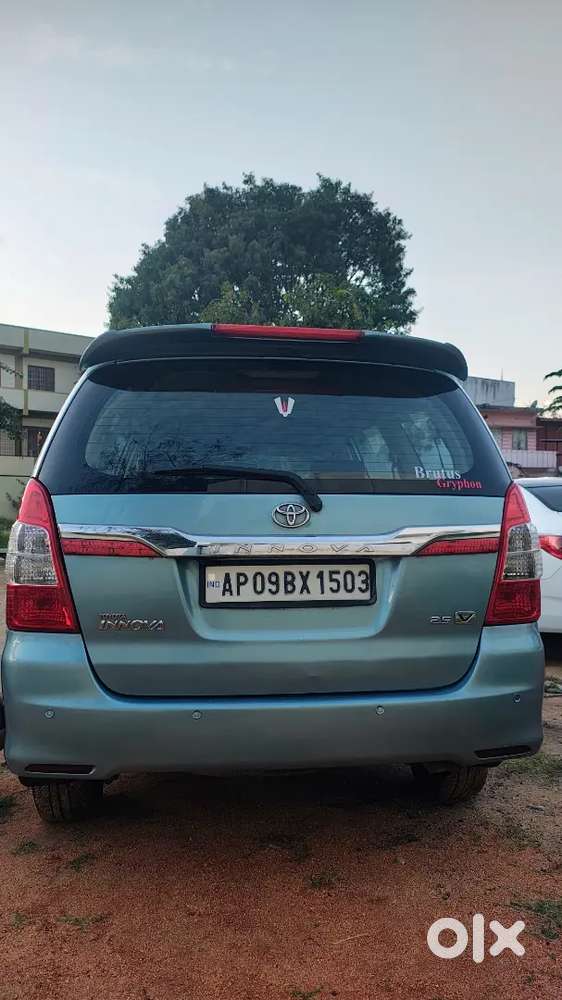 Toyota Innova 2010