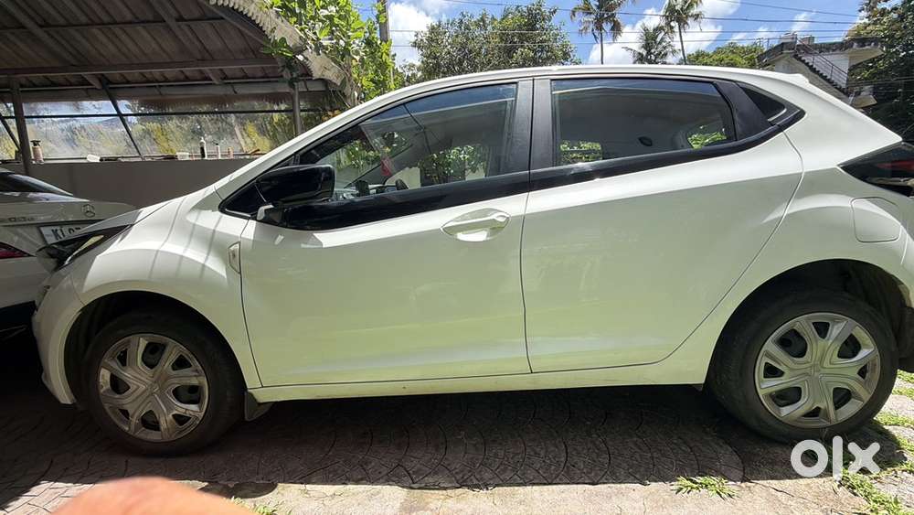 Tata Altoz 2023 Luxe Petrol