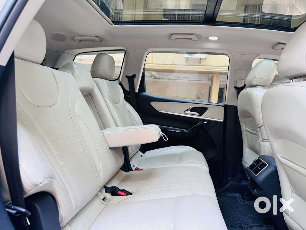 Mahindra Xuv700 2.2 Ax 7 Diesel At Luxury Pack Str Awd, 2024, Diesel