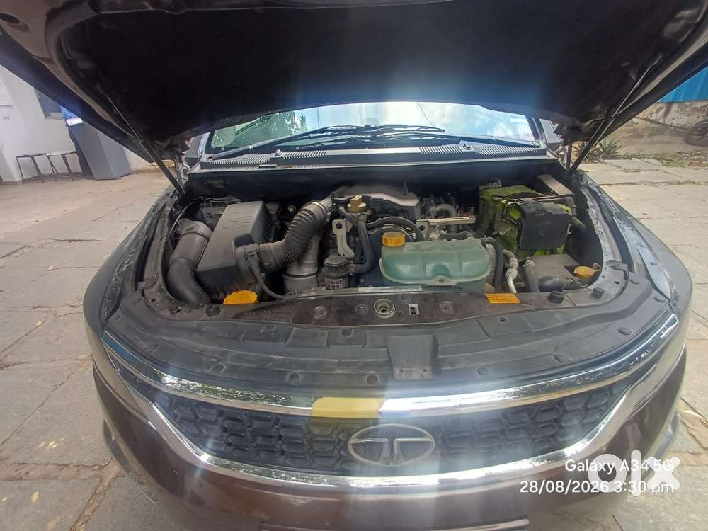 Tata Hexa 2.2 Xta 4x2 6 Str Dual Tone, 2017, Diesel