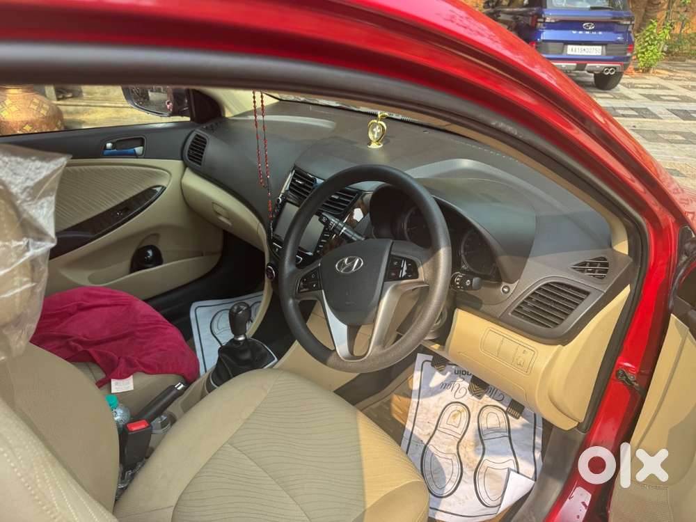 Hyundai Verna Fluid 1.6 Manual Vtvt Sx