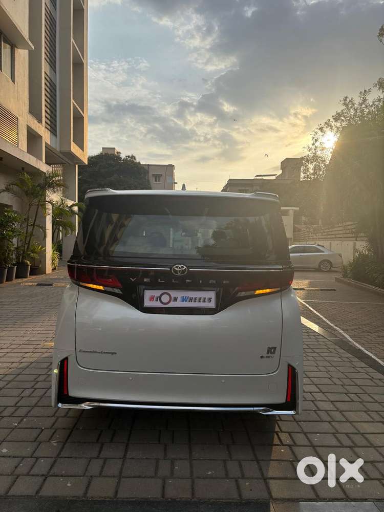 Toyota Vellfire Vip – Executive Lounge, 2024, Petrol