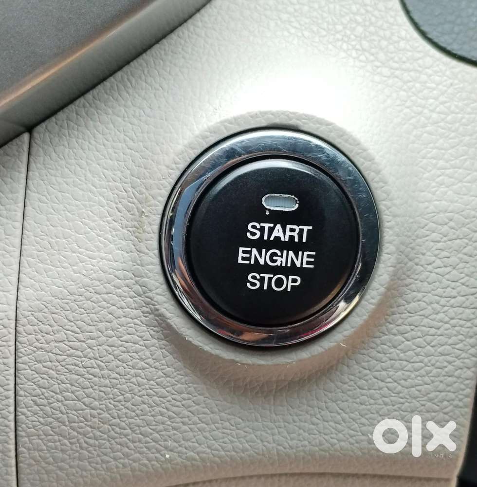 Mahindra Xuv300 W8, 2020, Petrol