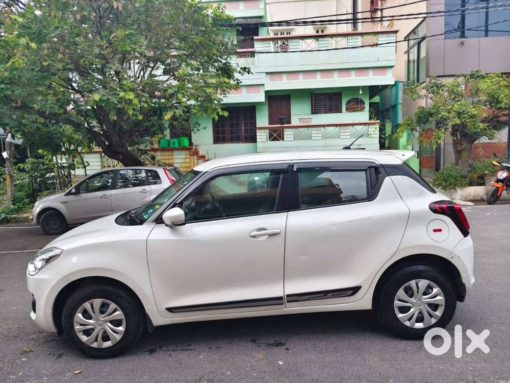 Maruti Suzuki Swift Vxi + Manual, 2023, Petrol