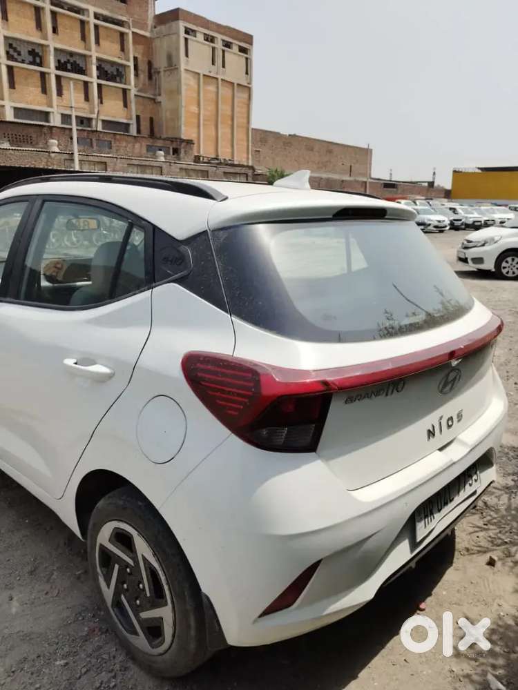 New Condition Showroom Car