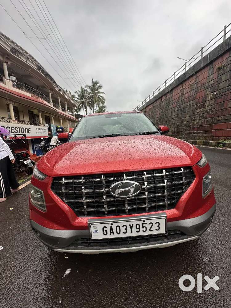 Hyundai Venue 2019 Petrol 160000 Km Driven