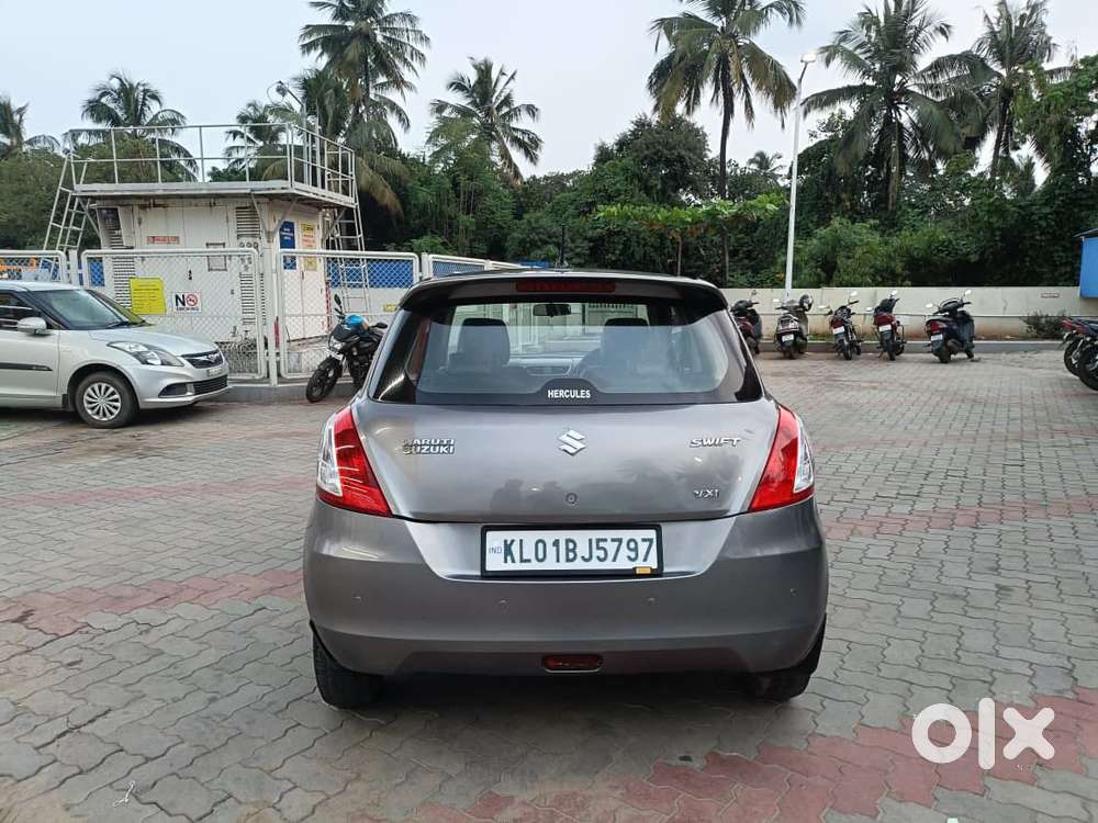 Maruti Suzuki Swift Vxi 1.2 Abs Bs-iv, 2013, Petrol