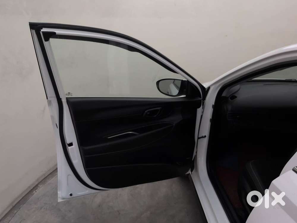 Hyundai New I20 1.2 Asta (o) Ivt, 2023, Petrol
