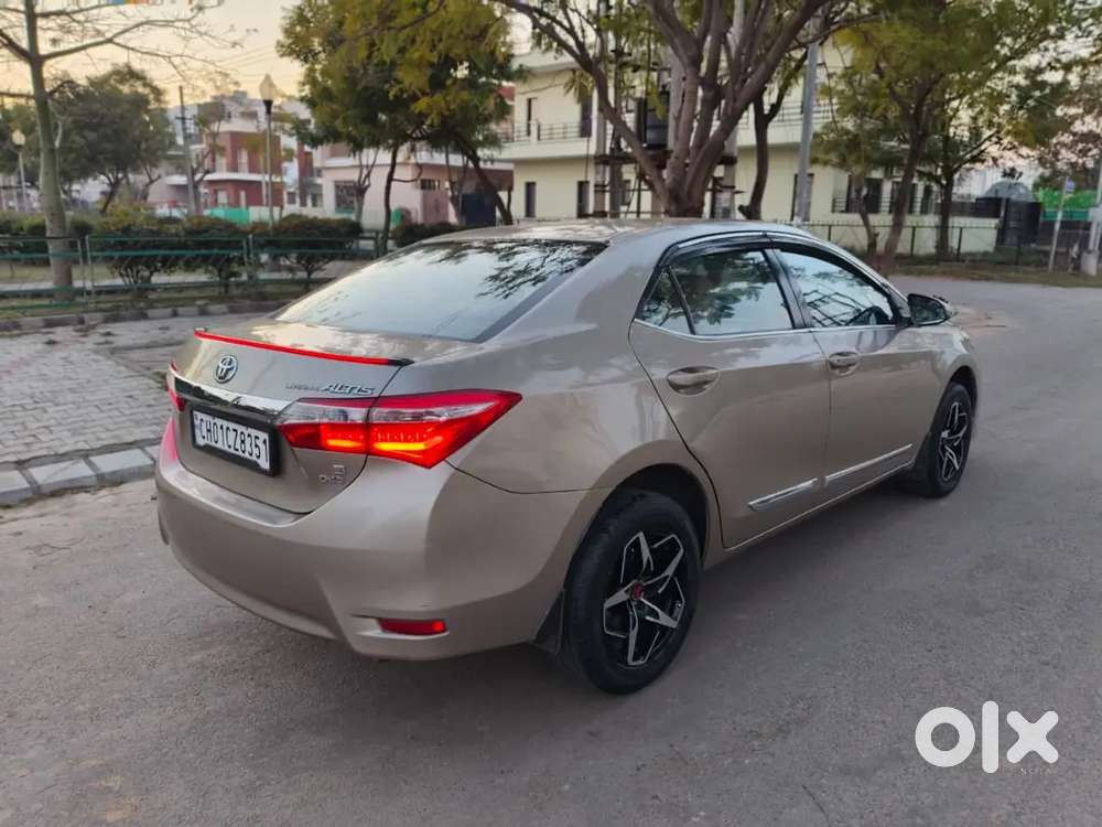 Toyota Corolla Altis 2015