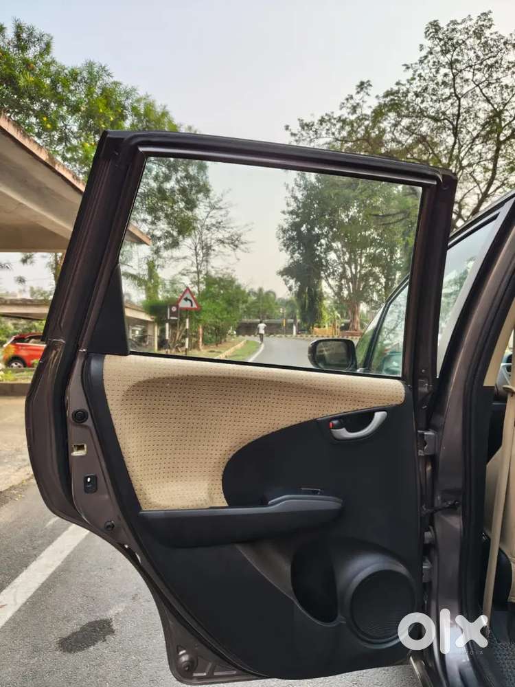 Honda Jazz 2012 Petrol Well Maintained (doctor Driven)