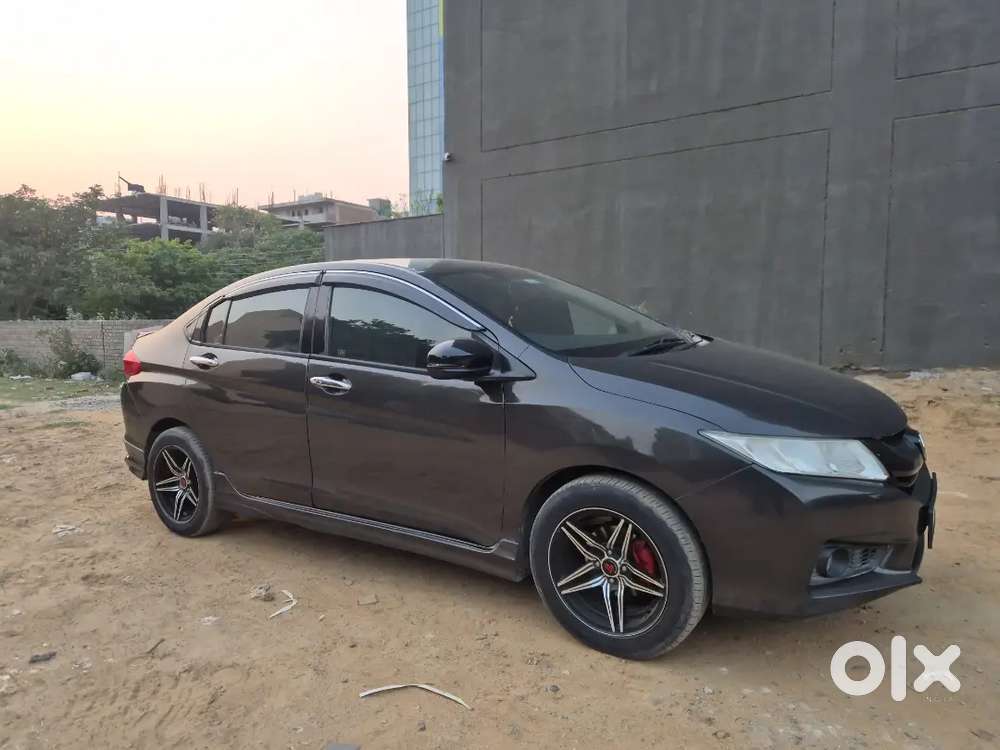Honda City Vx Cvt Sunroof 
Petrol
Bs4 Norms