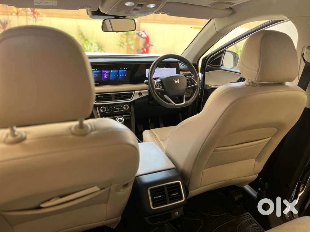 Mahindra Xuv700 Luxury Pack 2022 Diesel 41800 Km Driven