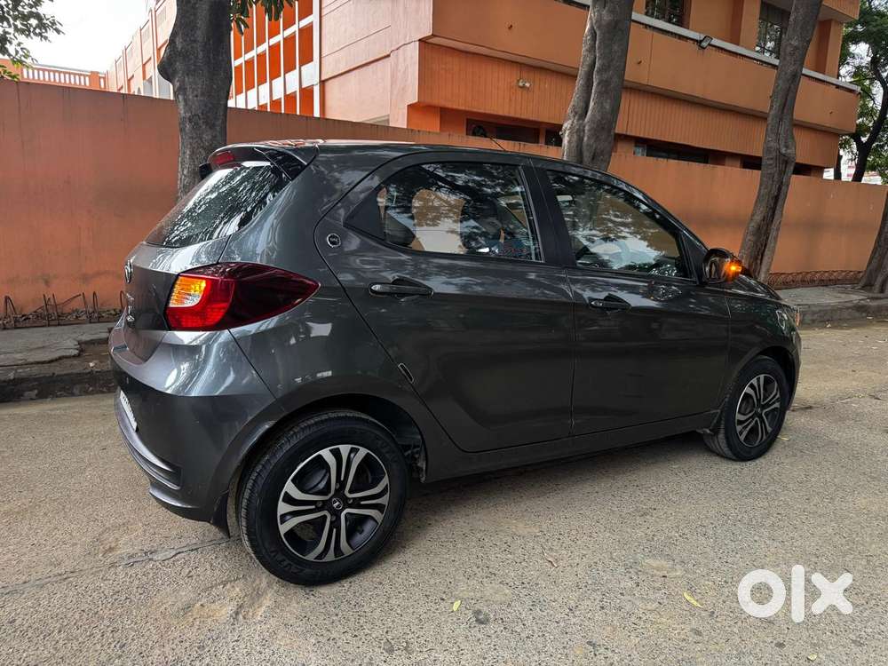 Tata Tiago 1.2 Revotron Xt (o), 2023, Petrol