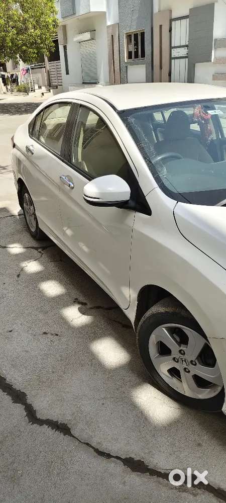 Honda City V ( Petrol + Cng )
