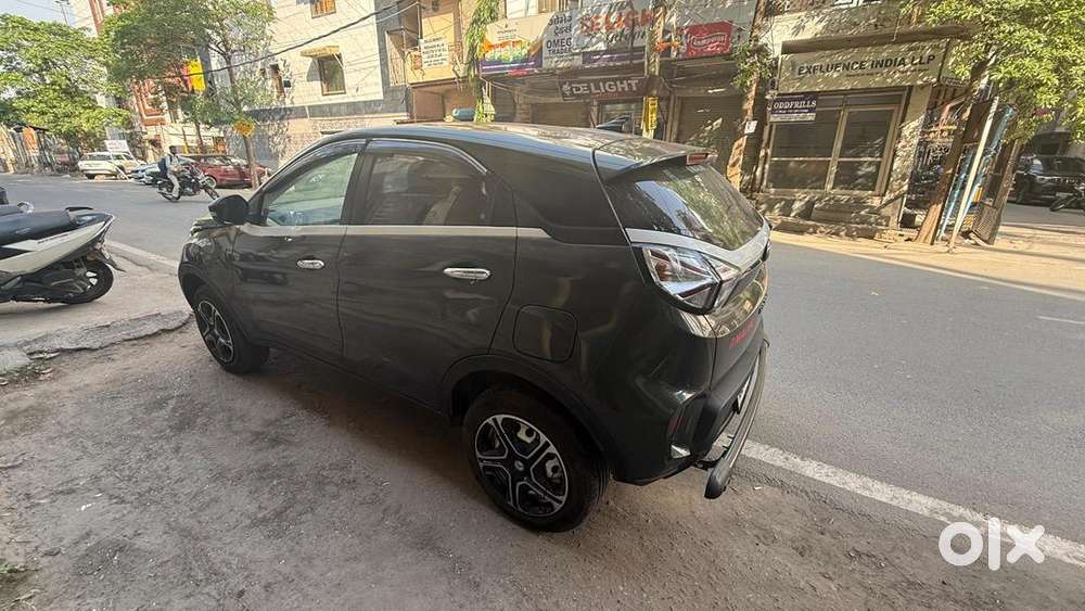 Tata Nexon 2021 : 1st Owner (manual Petrol)
