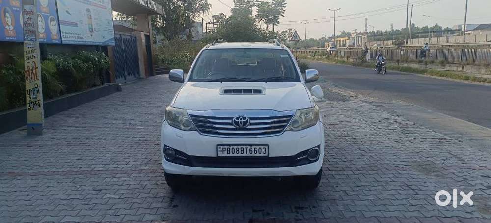 Toyota Fortuner 3.0 4x4 Manual, 2011, Diesel