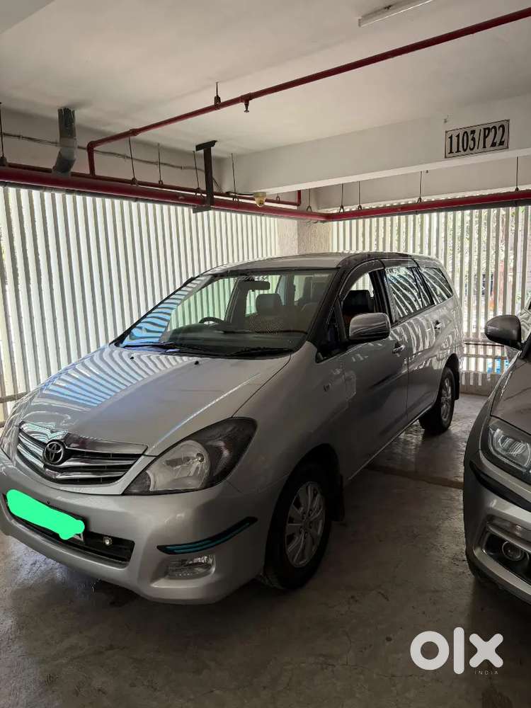Toyota Innova 2011