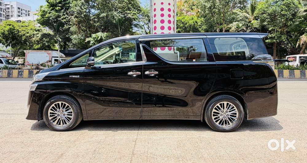 Toyota Vellfire Vip – Executive Lounge, 2023, Cng & Hybrids