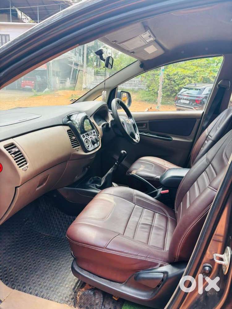 Toyota Innova 2015 Diesel 190000 Km Driven