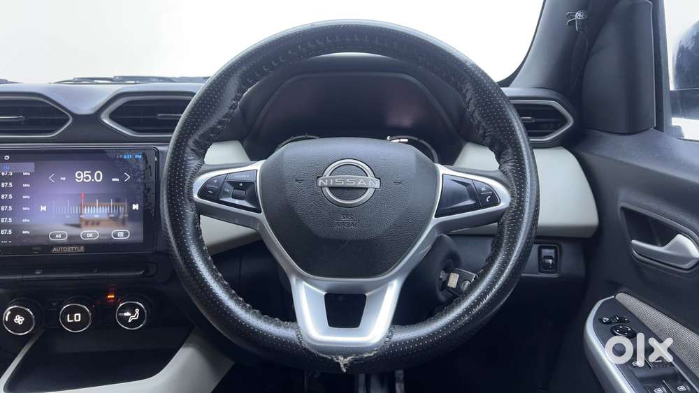 Nissan Magnite 1.0 Xv Executive, 2022, Petrol