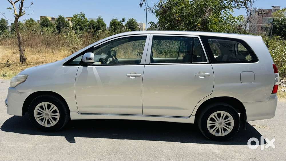 Toyota Innova 2.5 G (diesel) 8 Seater, 2013, Diesel
