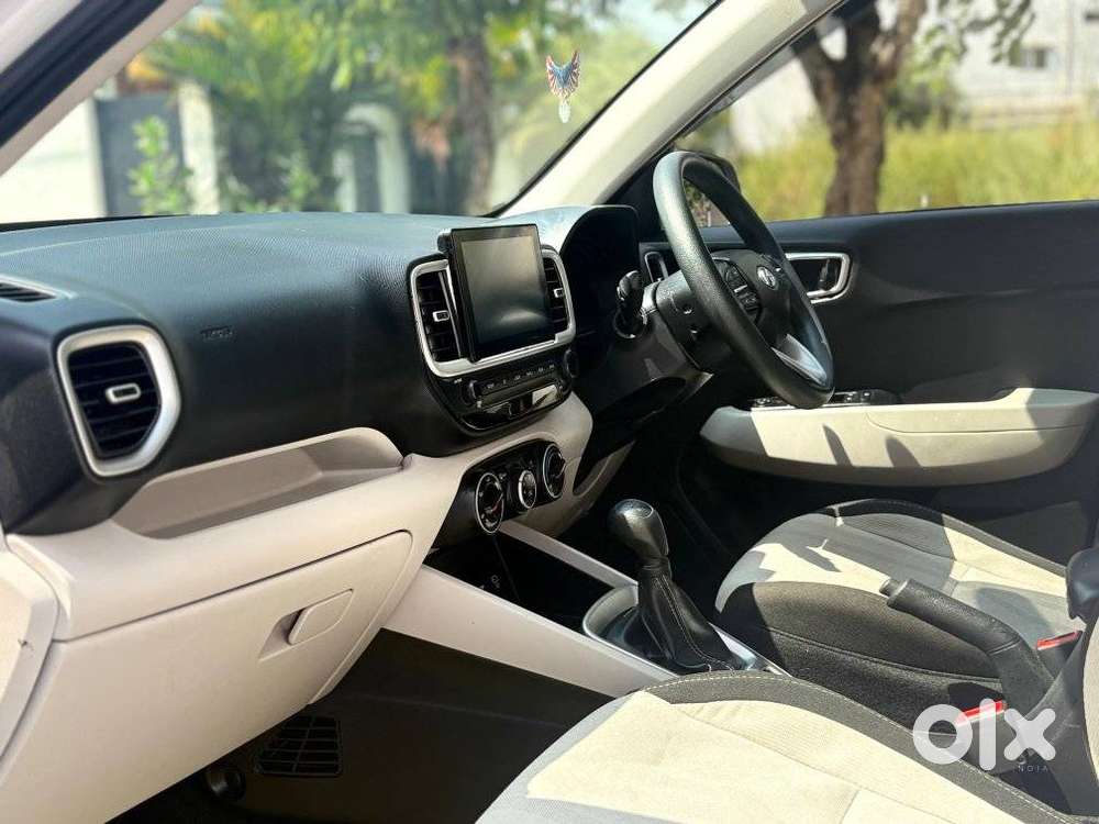 Hyundai Venue 1.2 S (o), 2024, Petrol
