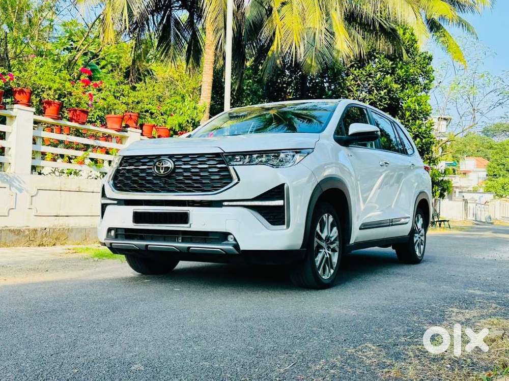 Toyota Innova Hycross 2.0 Zx (o) Hybrid 7 Str, 2025, Petrol