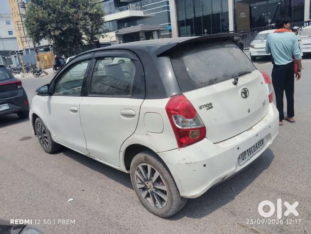 Toyota Etios Liva V Dual Tone, 2019, Petrol