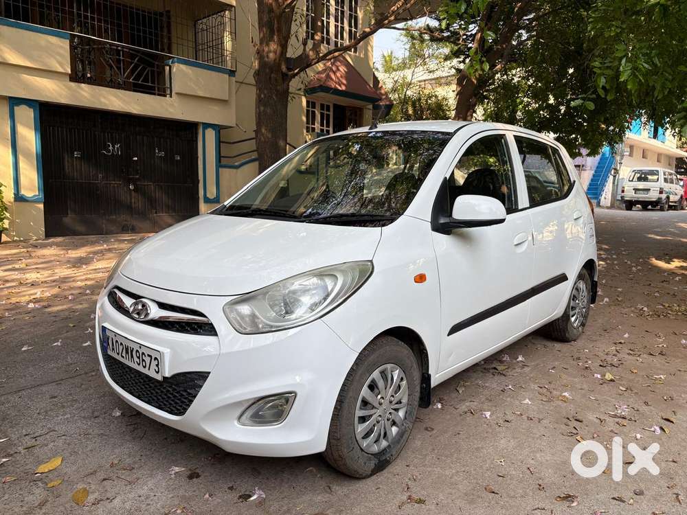 Hyundai I10 Sportz, 2015, Petrol