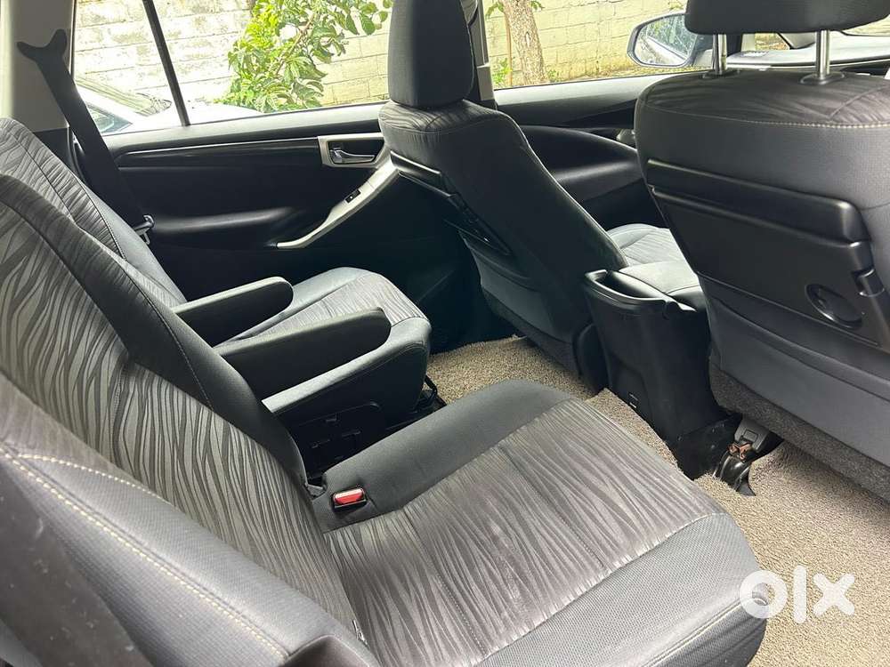 Toyota Innova Crysta 2.4 V 7 Str, 2016, Diesel