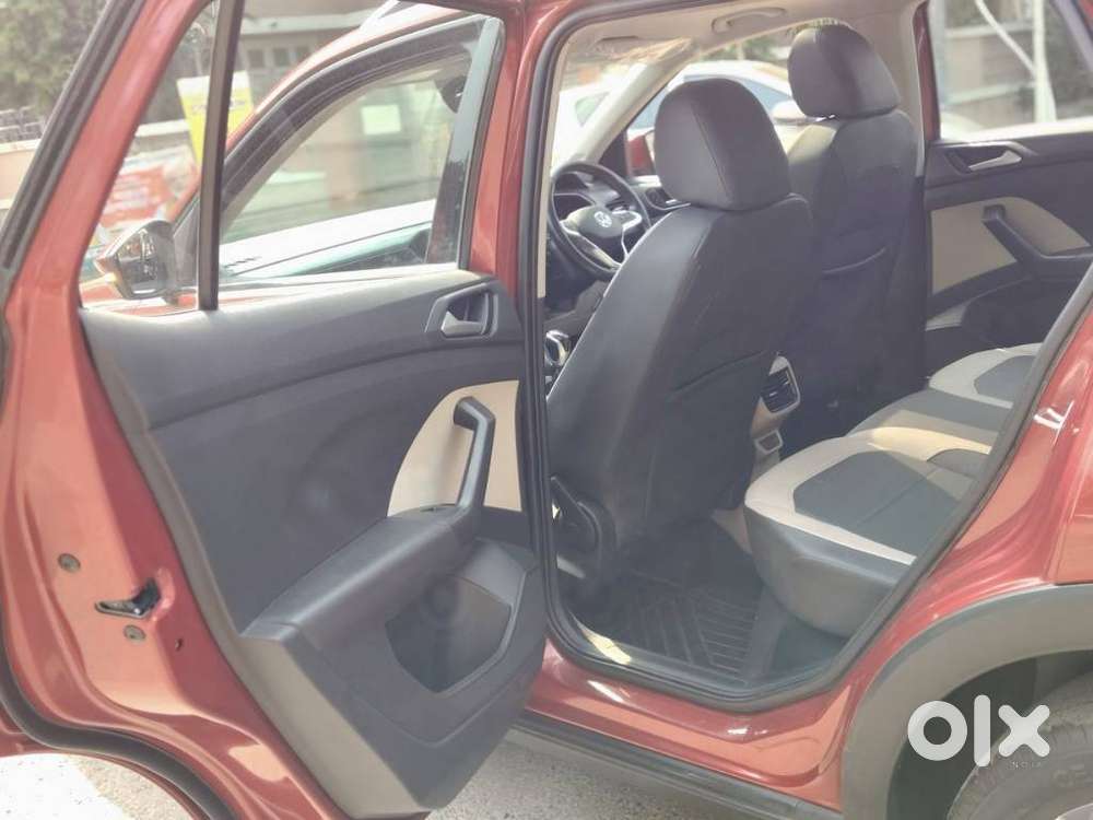 Volkswagen Taigun 1.0 Tsi Topline At, 2023, Petrol