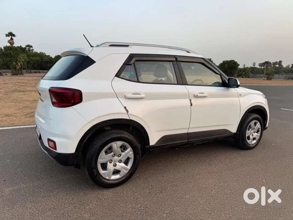 Hyundai Venue 1.2 S Plus, 2022, Petrol