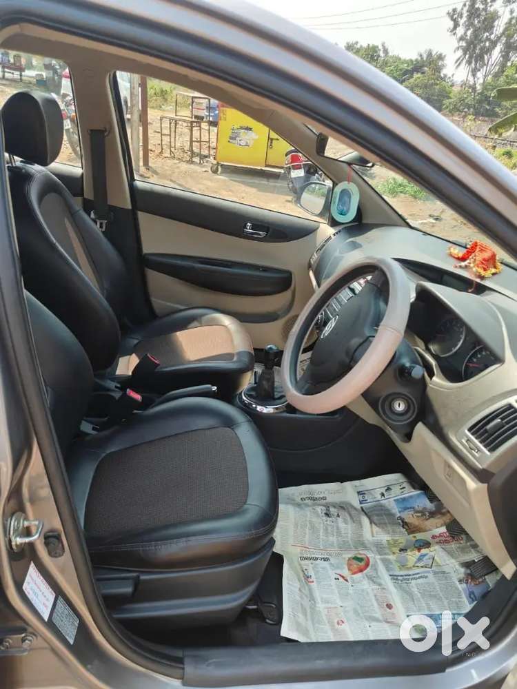 Hyundai I20 2012 Petrol 65000 Km Driven With Showroom Record