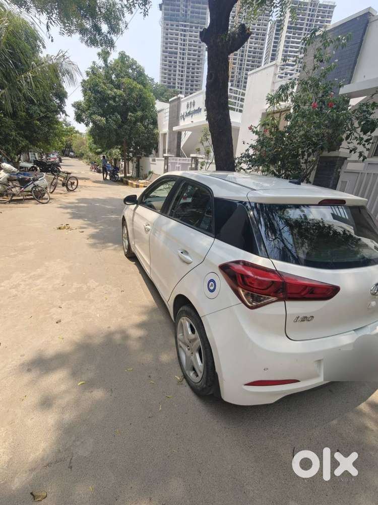 Hyundai I20 White -top End