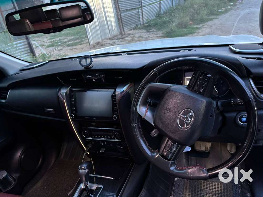 2022 Toyota Fortuner Legender 4x4 At | 1st Owner | Aug 2023 | 103000