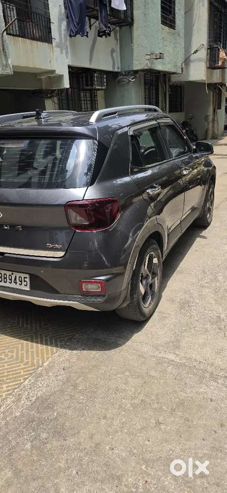 Hyundai Venue December 2021 Petrol Well Maintained