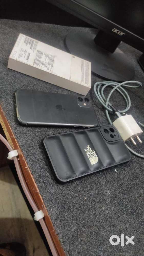 11 128 gb Space grey colour in mint condition Mobile Phones 1754423490