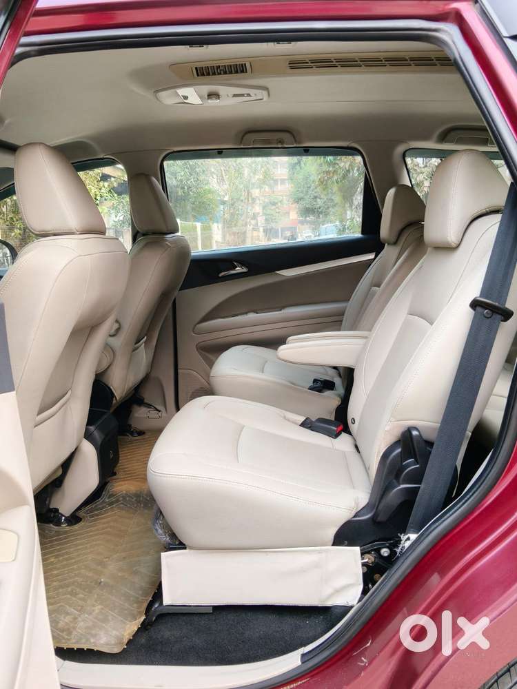 Mahindra Marazzo M8, 2018, Diesel