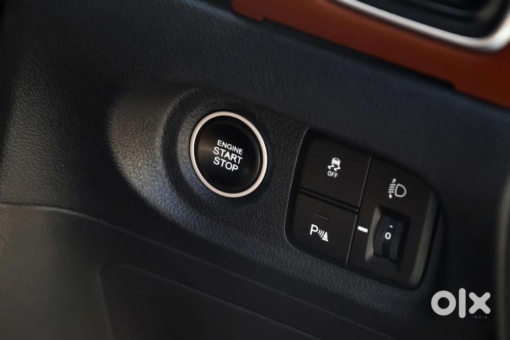 Hyundai Alcazar 2.0 Signature (o) Petrol At 6 Str, 2023, Petrol