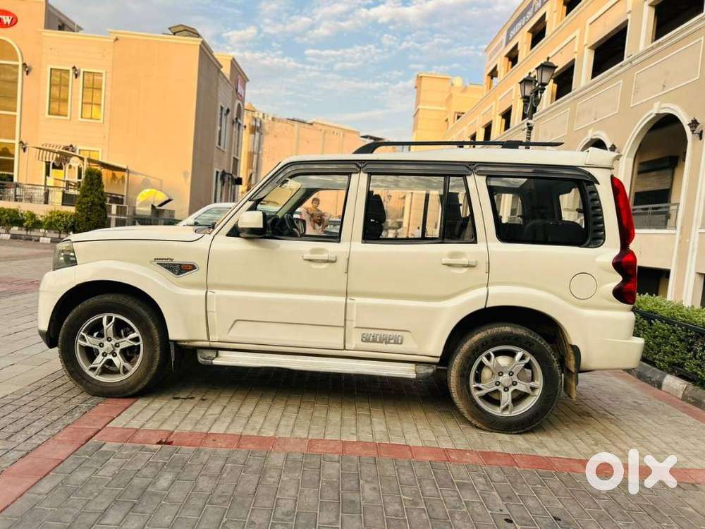 Mahindra Scorpio S11 Mt 7s, 2015