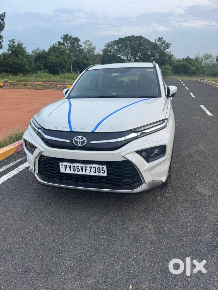 Toyota Urban Cruiser Hyryder 2023 - Just 6543 Km - Just 8 Months Old