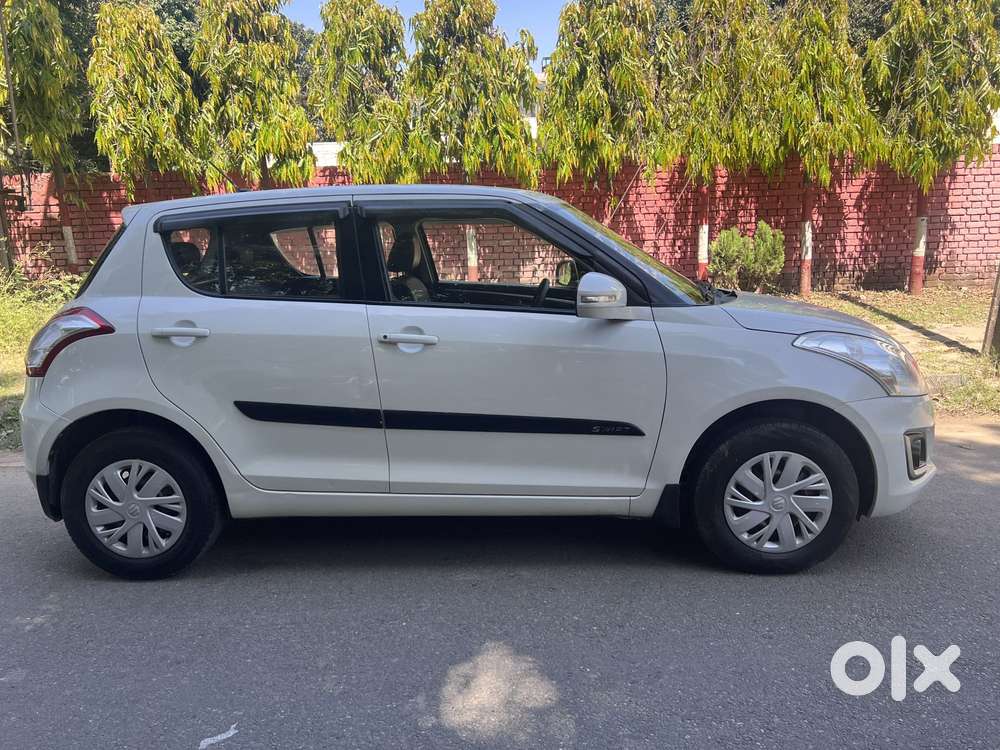 Maruti Suzuki Swift Vxi Optional, 2016, Petrol