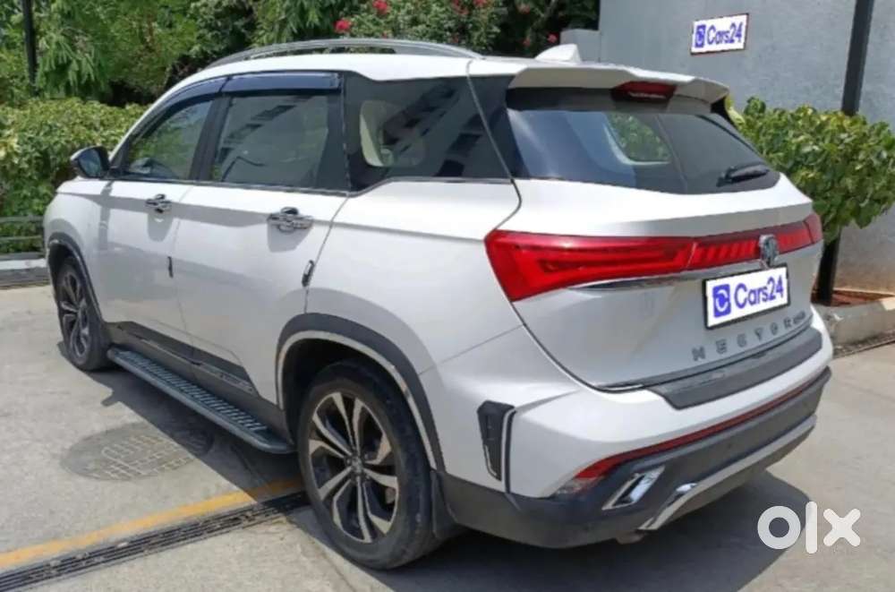 Mg Hector Plus 2023 Petrol 23000 Km Driven