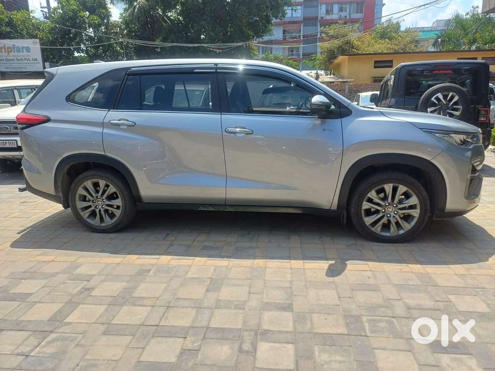 Toyota Innova Hycross Zx(o), 2026, Petrol